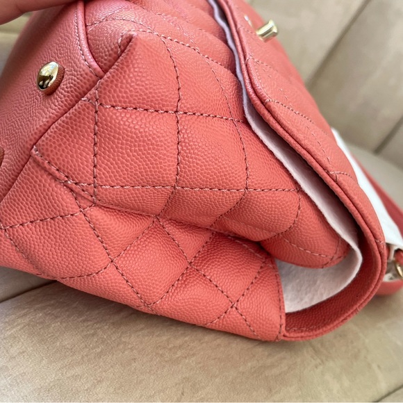 NEW CHANEL 22A Pink Caviar Small/ Old Mini Coco Handle Flap w/ receipt - Picture 9 of 15